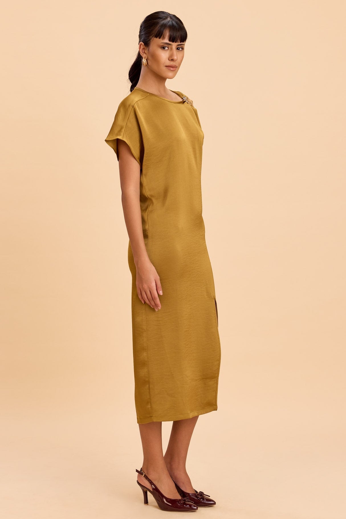 VIOLET ASSYMETRIC NECKLINE COLUMN MIDI DRESS