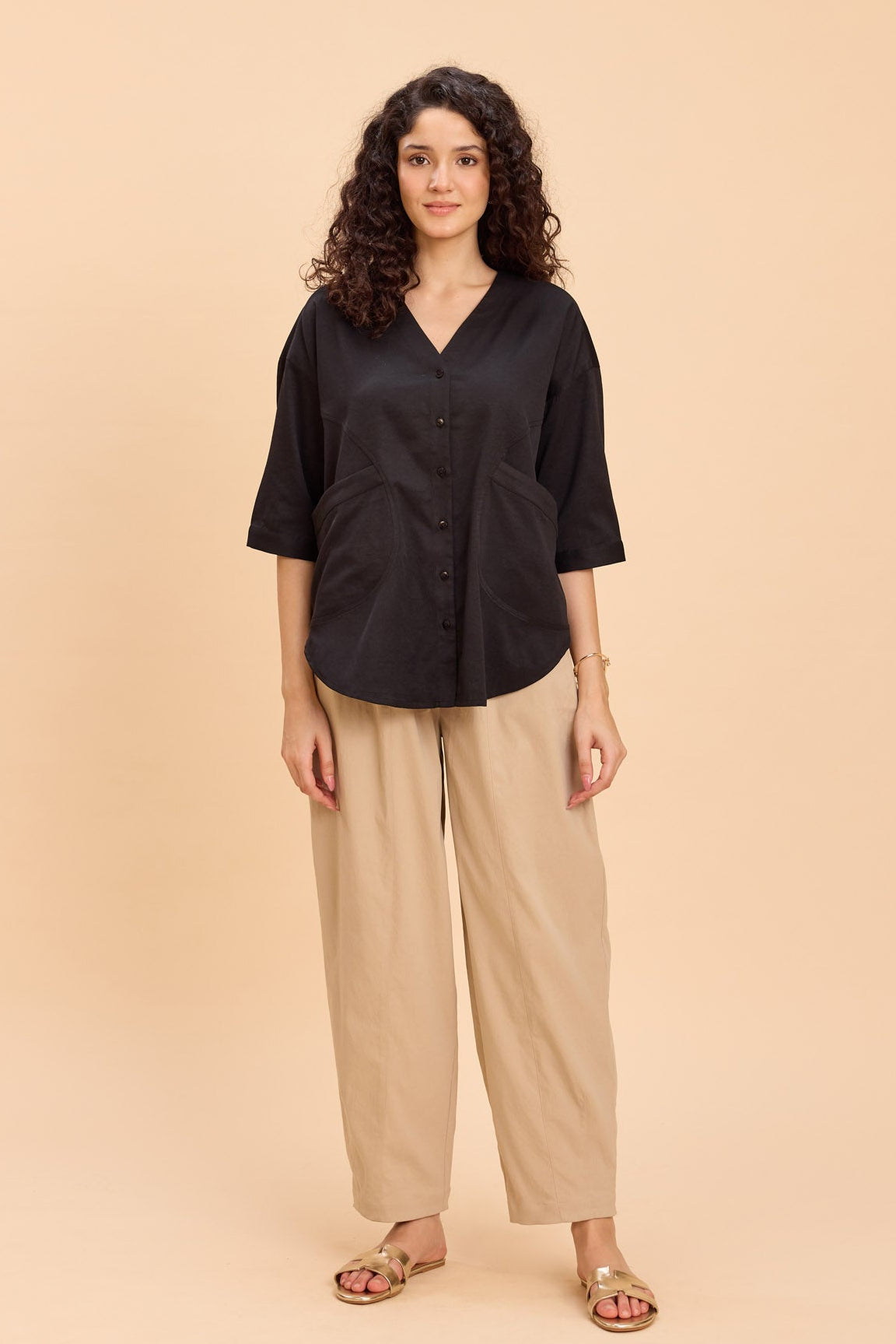EVE V-NECK SUNDAY EASE TOP WITH POCKETS - Sunday Story