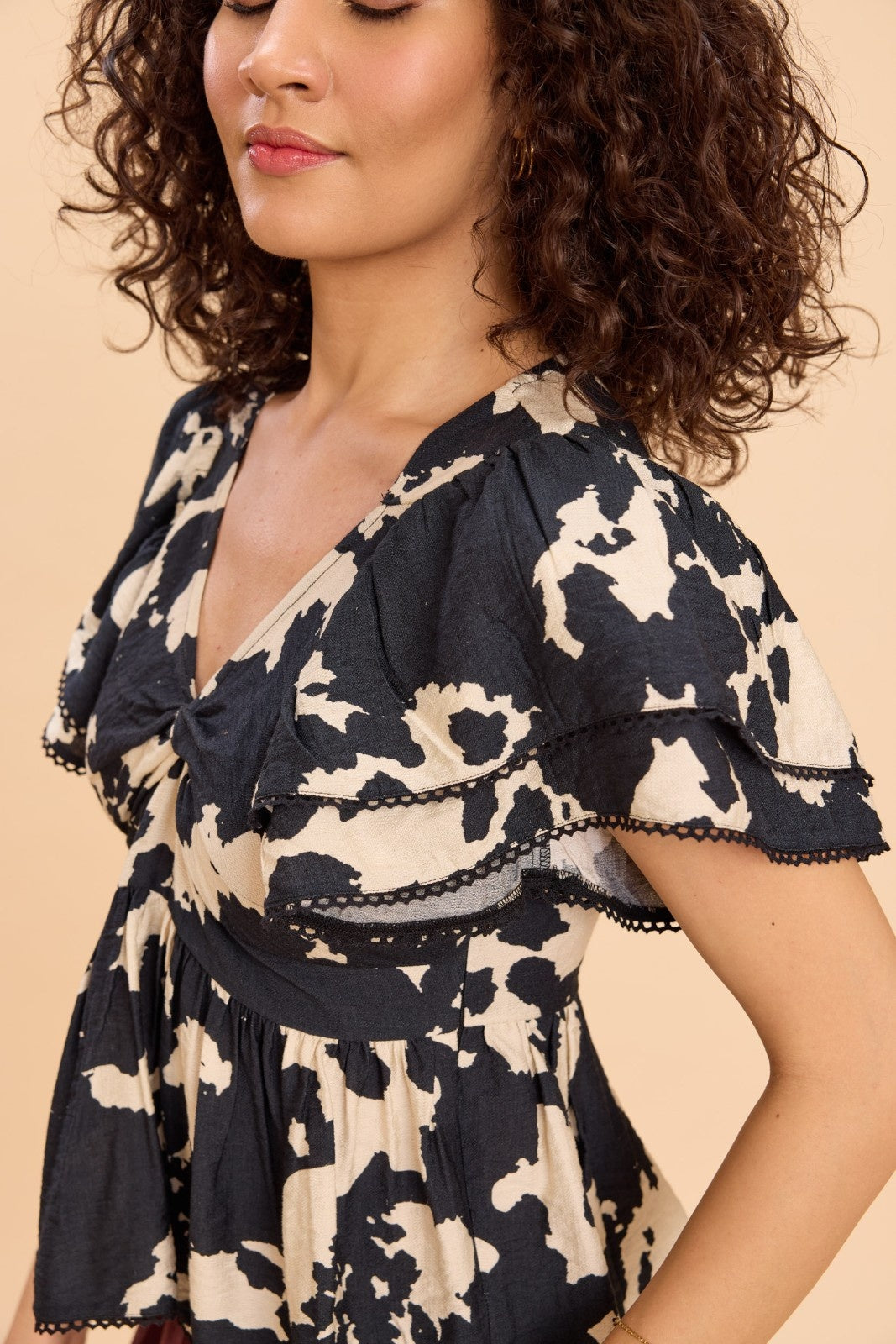 CALI PRINTED TOP WITH TIERED SLEEVES IN VISCOSE NYLON - Sunday Story