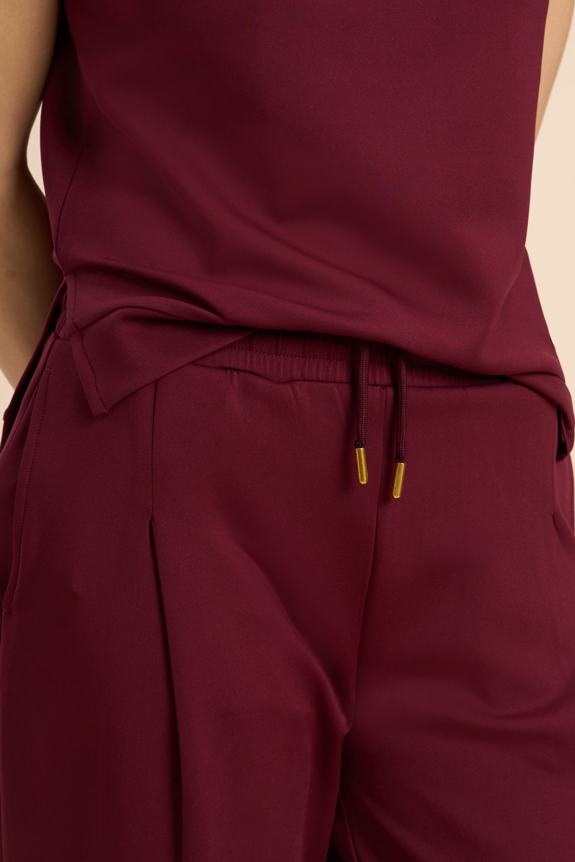 HELEN SWEAT CO-ORD WITH PLEATED TAPERED PANTS - Sunday Story