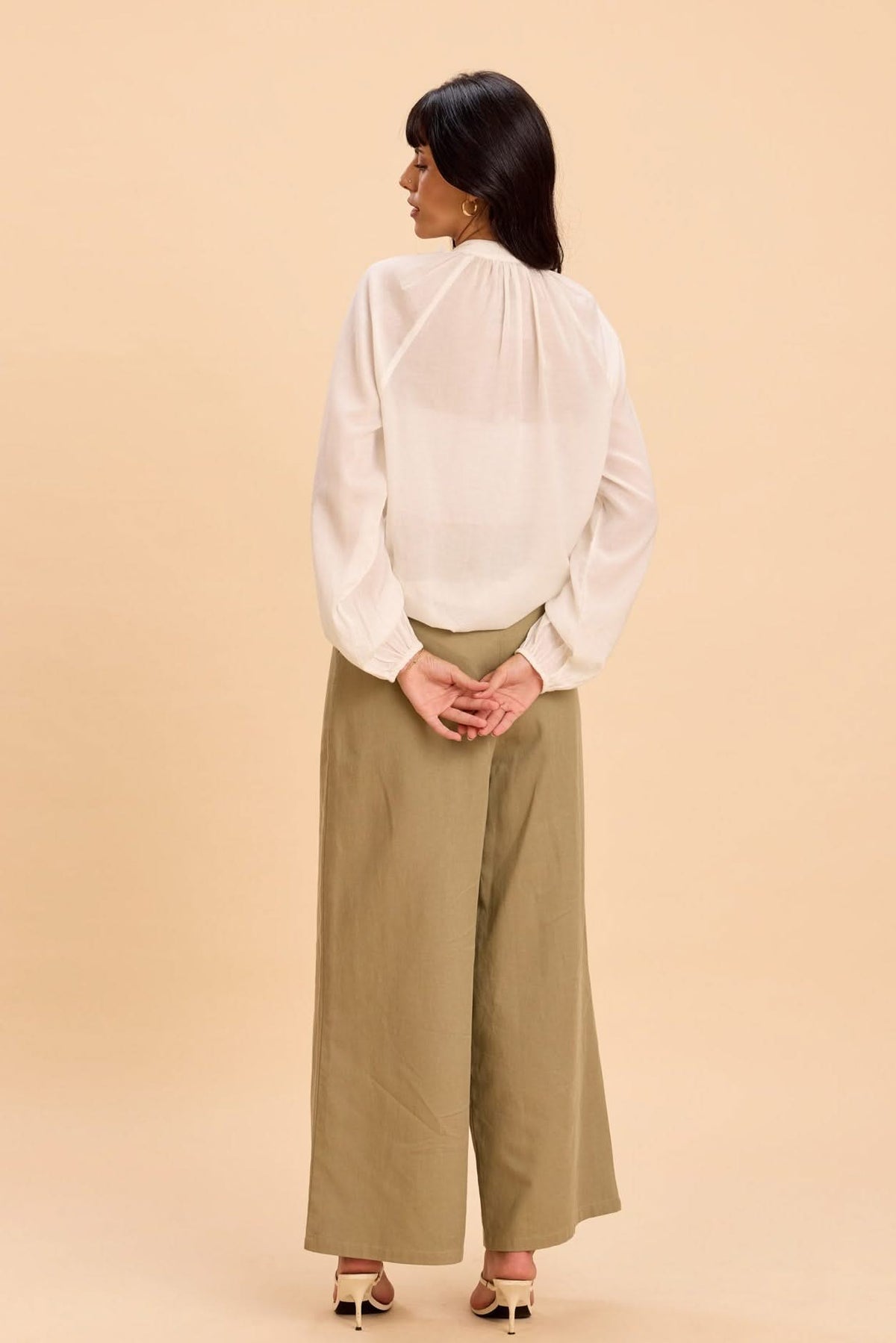BAILEY COTTON VISCOSE POET SHIRT WITH 3D FLORAL EMBELLISHMENTS - Sunday Story