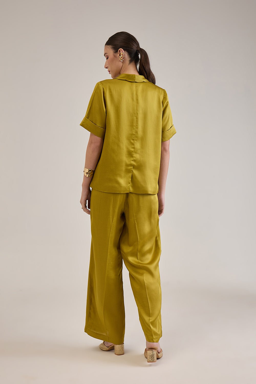 BRIDGET BRIGHT OLIVE LINEN SATIN SCALLOP DETAIL BLAZER & PANT CO-ORD - Sunday Story