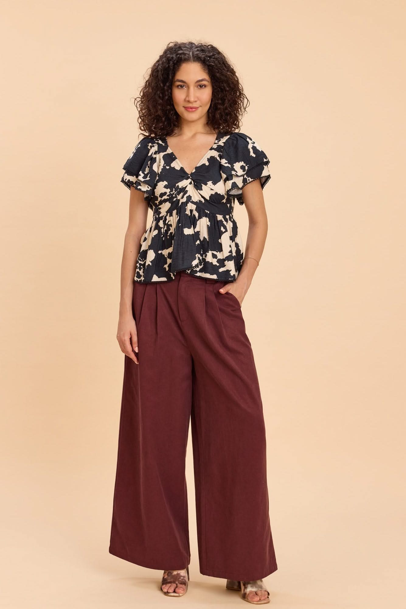 CALI PRINTED TOP WITH TIERED SLEEVES IN VISCOSE NYLON - Sunday Story