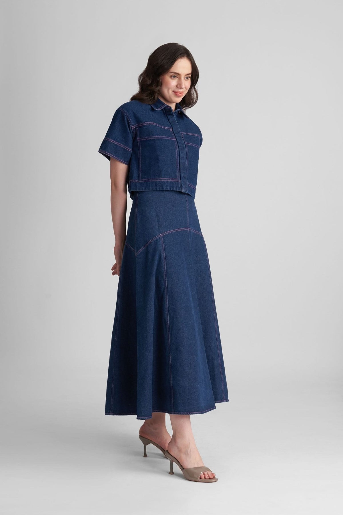 CARNATION DENIM CROPPED SHIRT WITH FRONT PATCH POCKETS - Sunday Story