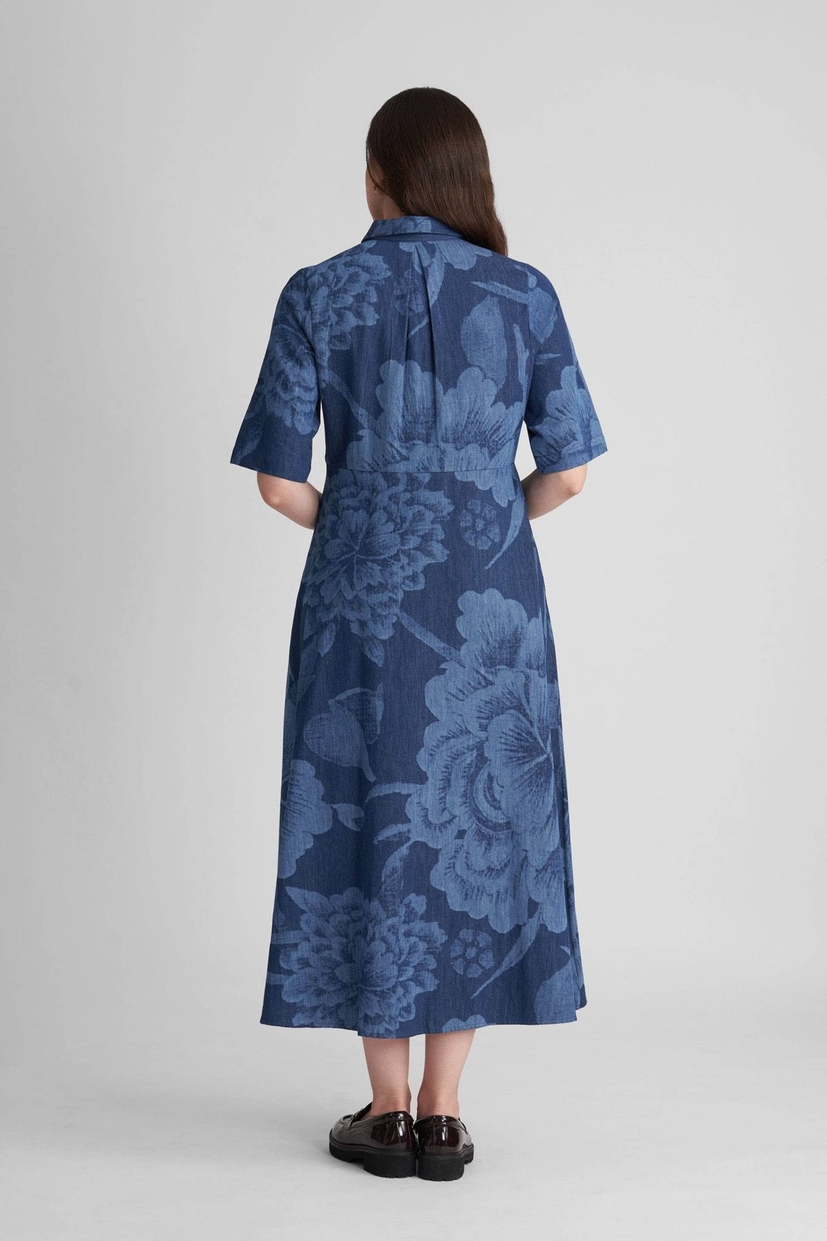 ELENOR FIT AND FLARED PRINTED DENIM A-LINE MAXI DRESS - Sunday Story