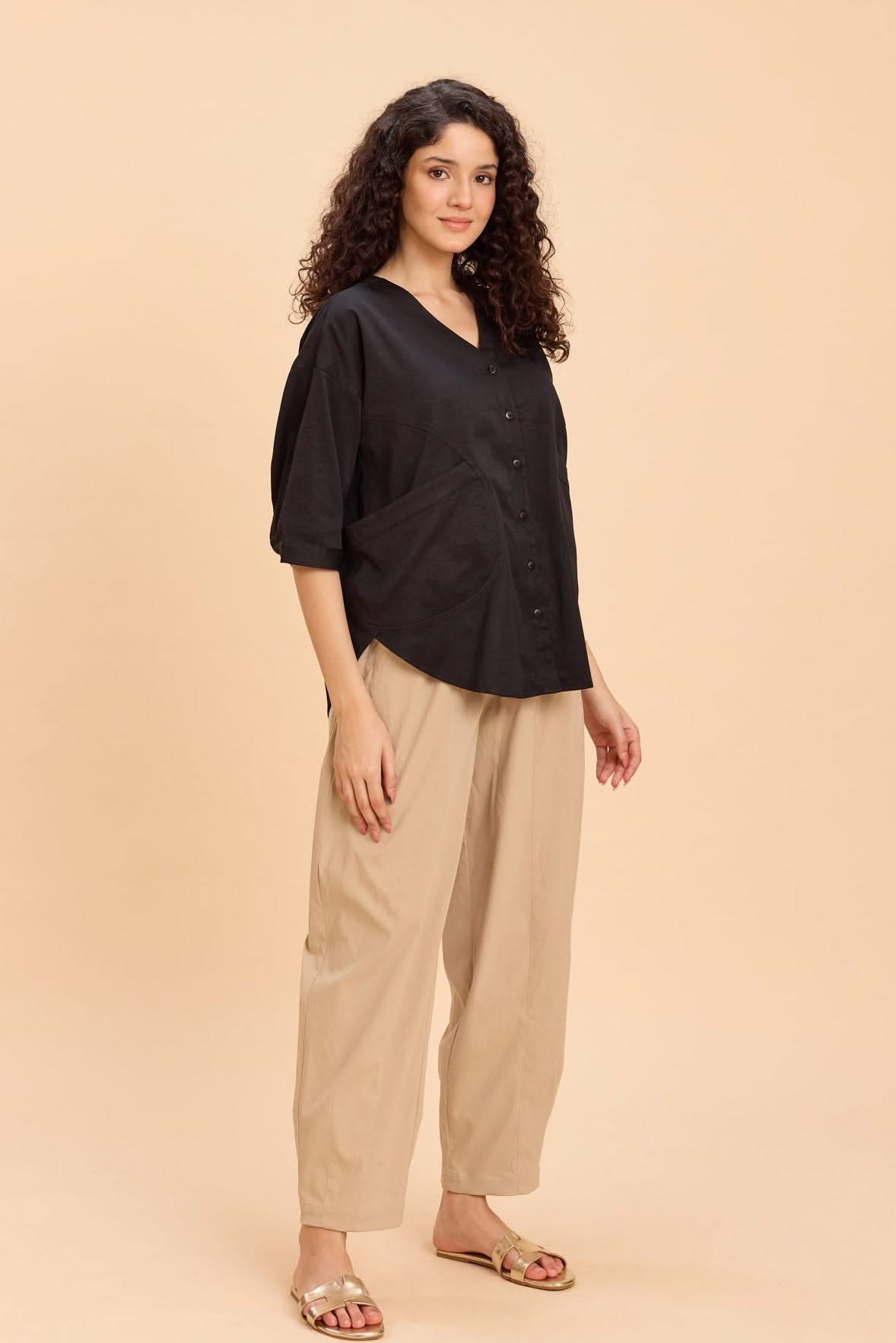 EVE V-NECK SUNDAY EASE TOP WITH POCKETS - Sunday Story