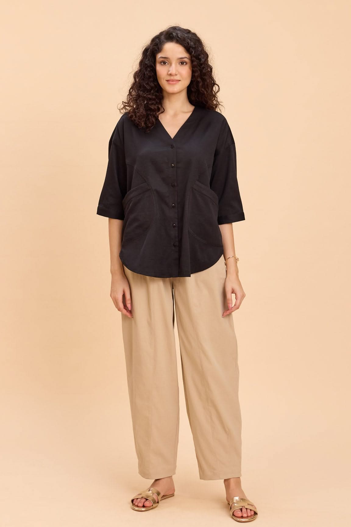 EVE V-NECK SUNDAY EASE TOP WITH POCKETS - Sunday Story