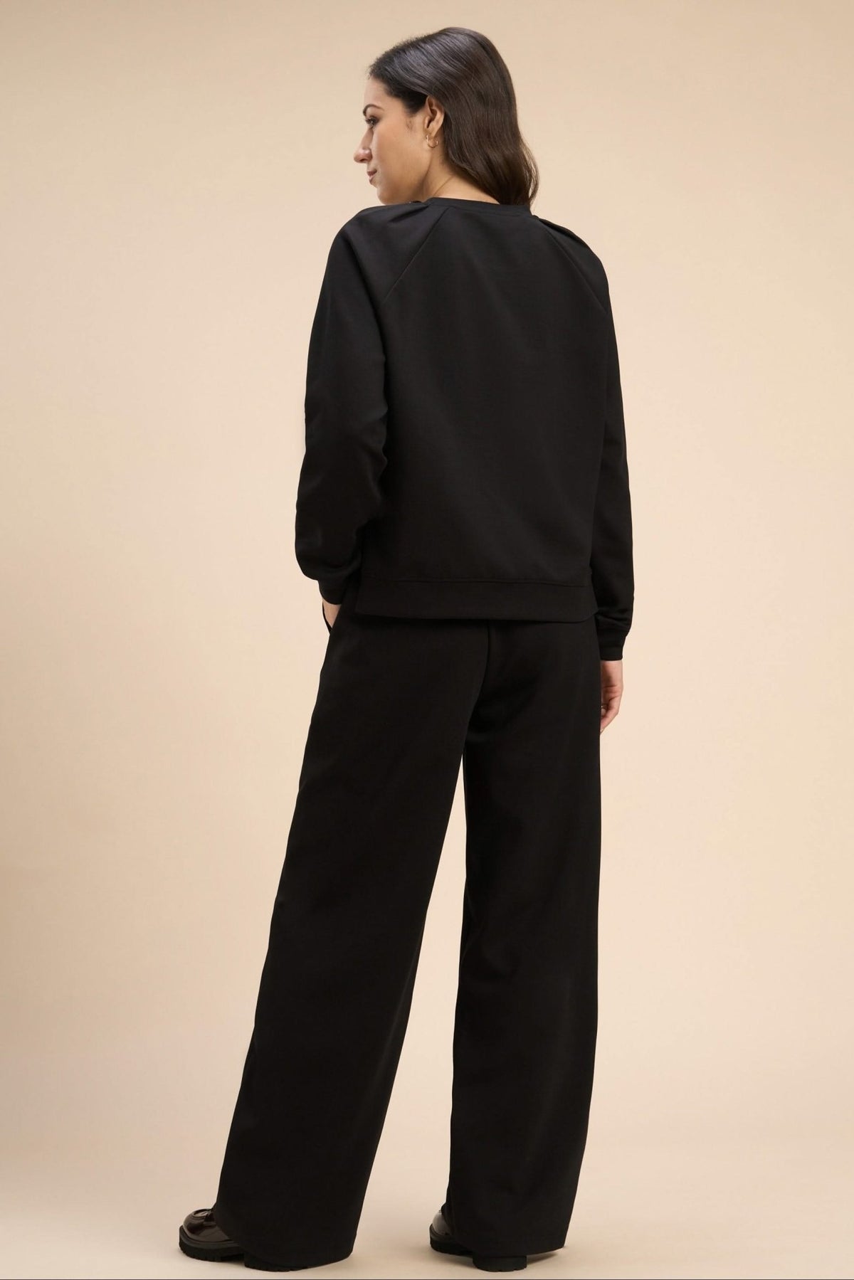 JOAN JERSEY TRAVEL CO-ORD WITH PLEATED RAGLAN SLEEVES - Sunday Story