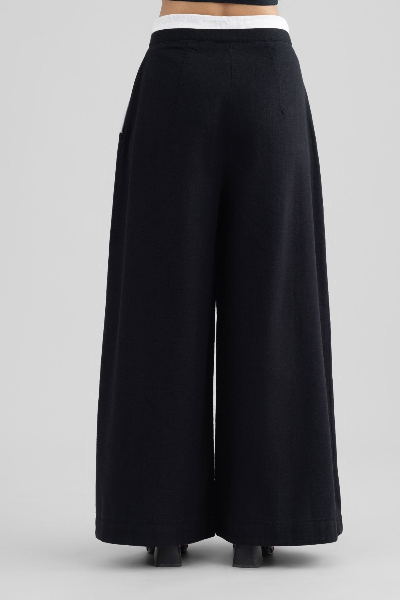 RAYA PLEATED WIDE LEG COTTON PANT WITH CONTRAST DETAILING - Sunday Story