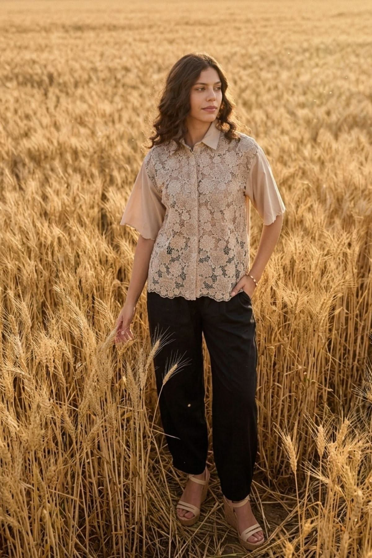 TULIP 3D FLORAL LACE SHORT SLEEVE SHIRT - Sunday Story