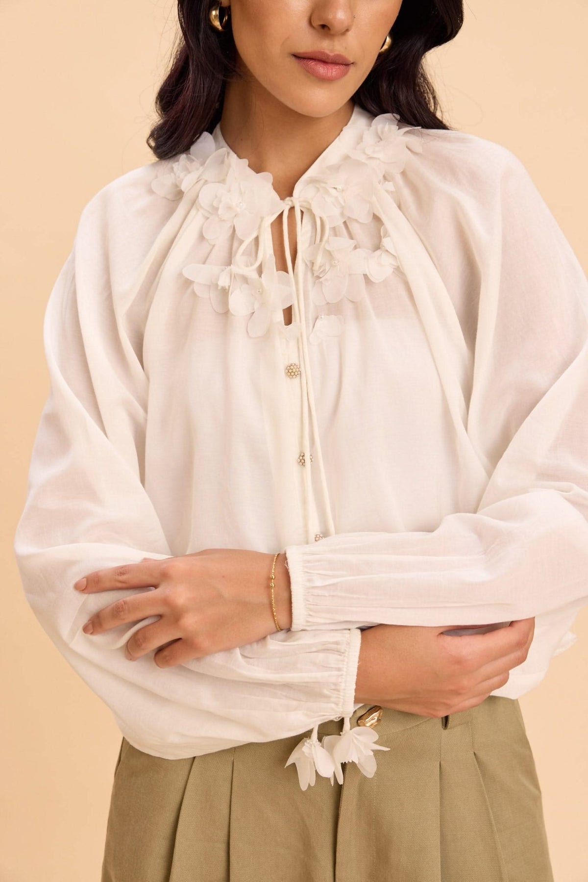 BAILEY COTTON VISCOSE POET SHIRT WITH 3D FLORAL EMBELLISHMENTS - Sunday Story