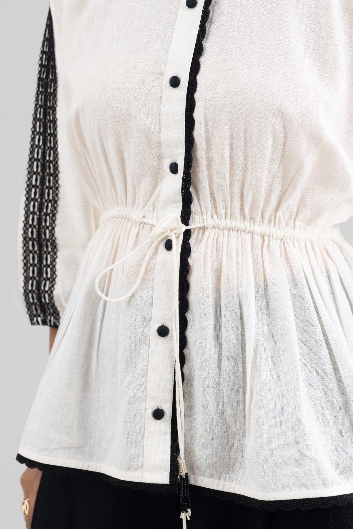 BERN LINEN PEPLUM TOP WITH CONTRAST LACE DETAIL - Sunday Story