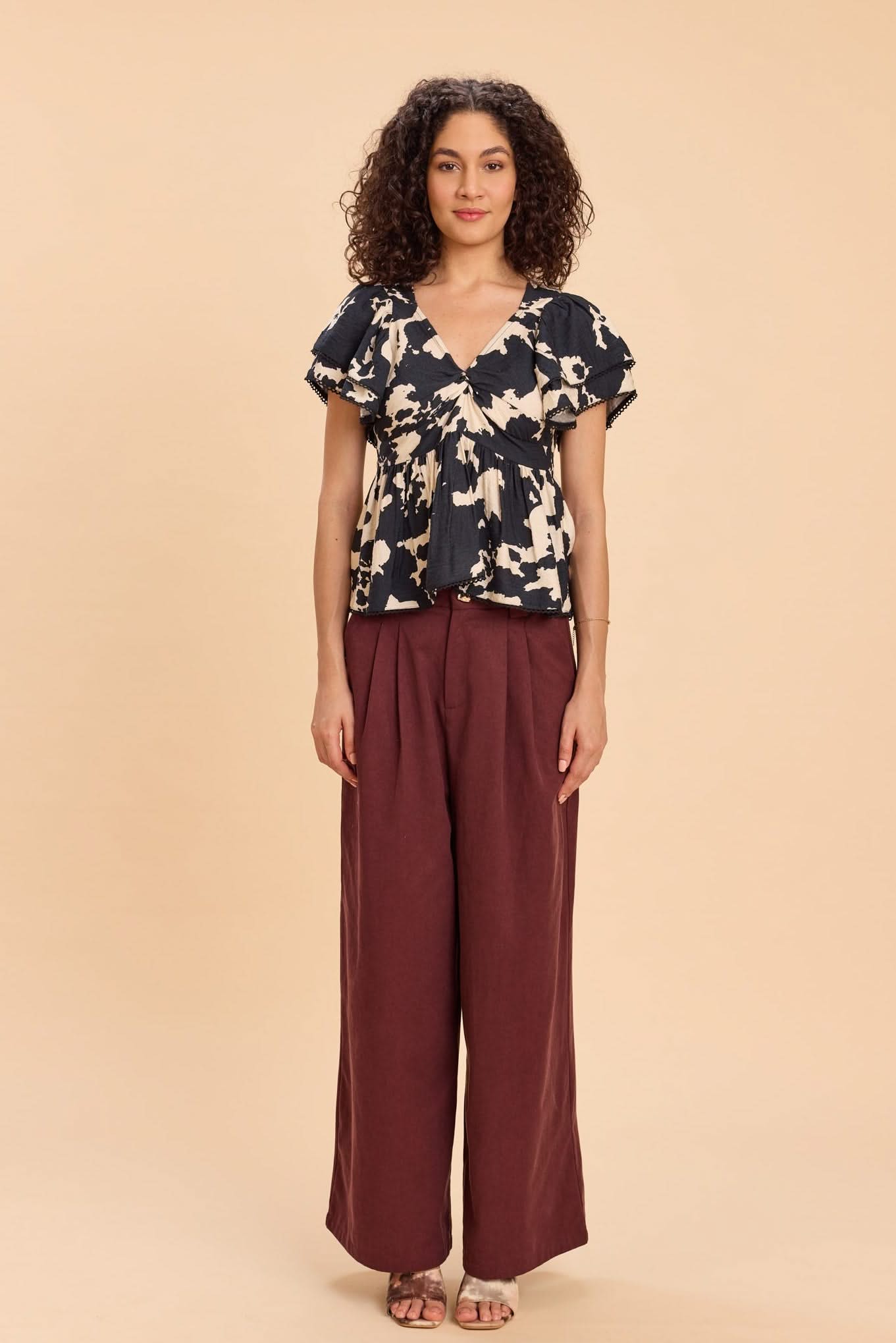 CALI PRINTED TOP WITH TIERED SLEEVES IN VISCOSE NYLON - Sunday Story