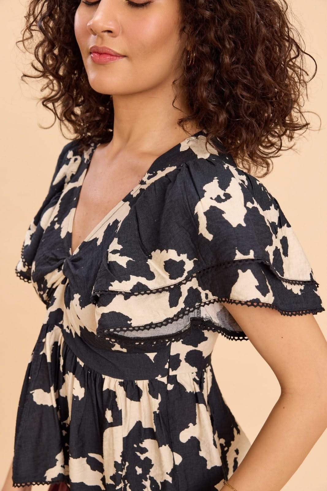 CALI PRINTED TOP WITH TIERED SLEEVES IN VISCOSE NYLON - Sunday Story