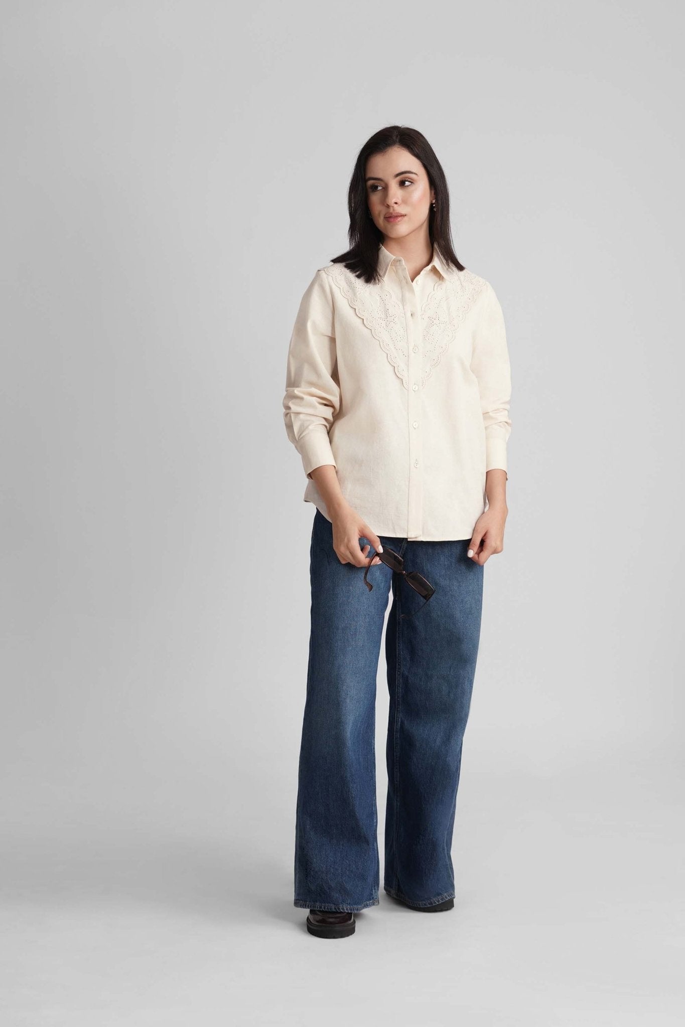 CLAUDIA COTTON LINEN SHIRT WITH LACE YOKE - Sunday Story