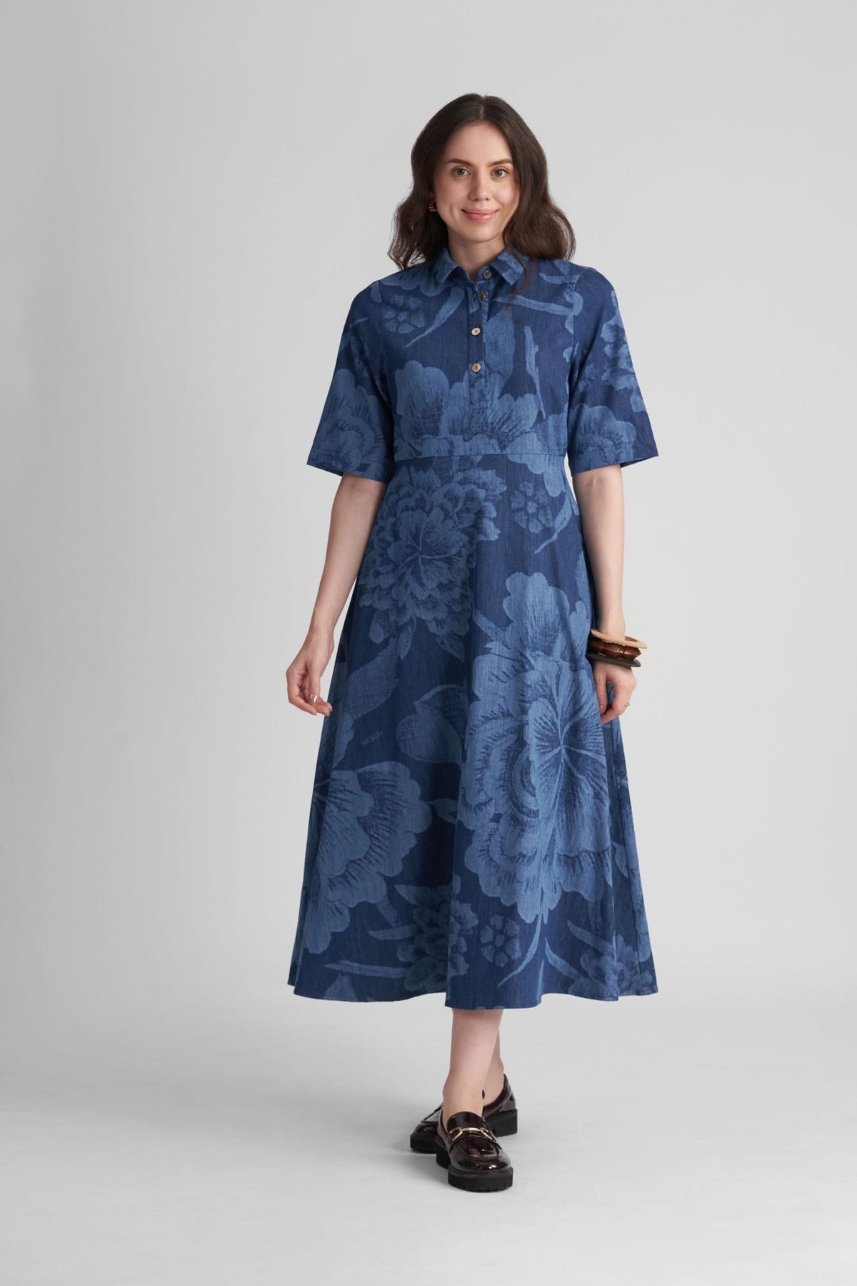 ELENOR FIT AND FLARED PRINTED DENIM A-LINE MAXI DRESS - Sunday Story
