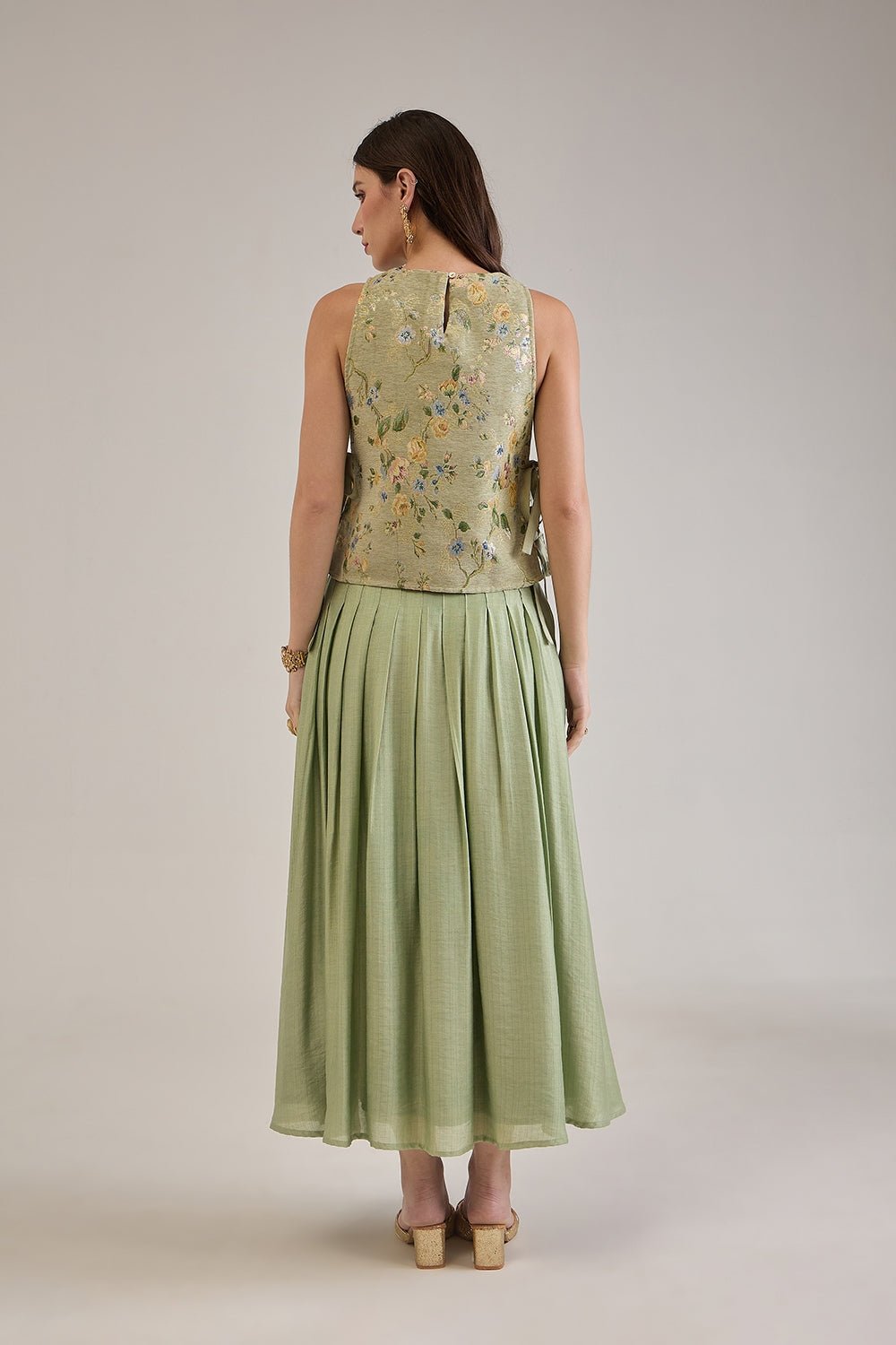ELENOR SAGE GREEN FLORAL BROCADE SIDE-TIE BIB - Sunday Story