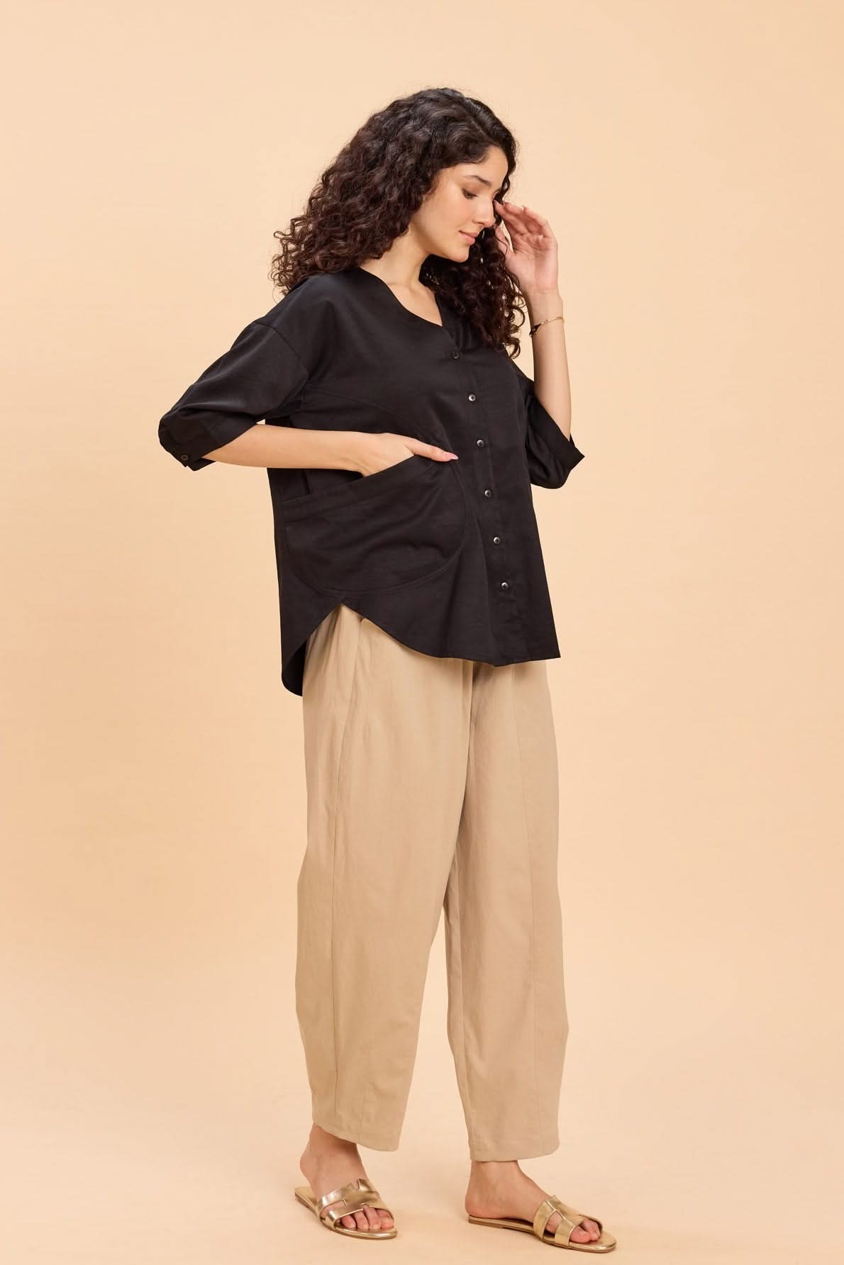 EVE V-NECK SUNDAY EASE TOP WITH POCKETS - Sunday Story