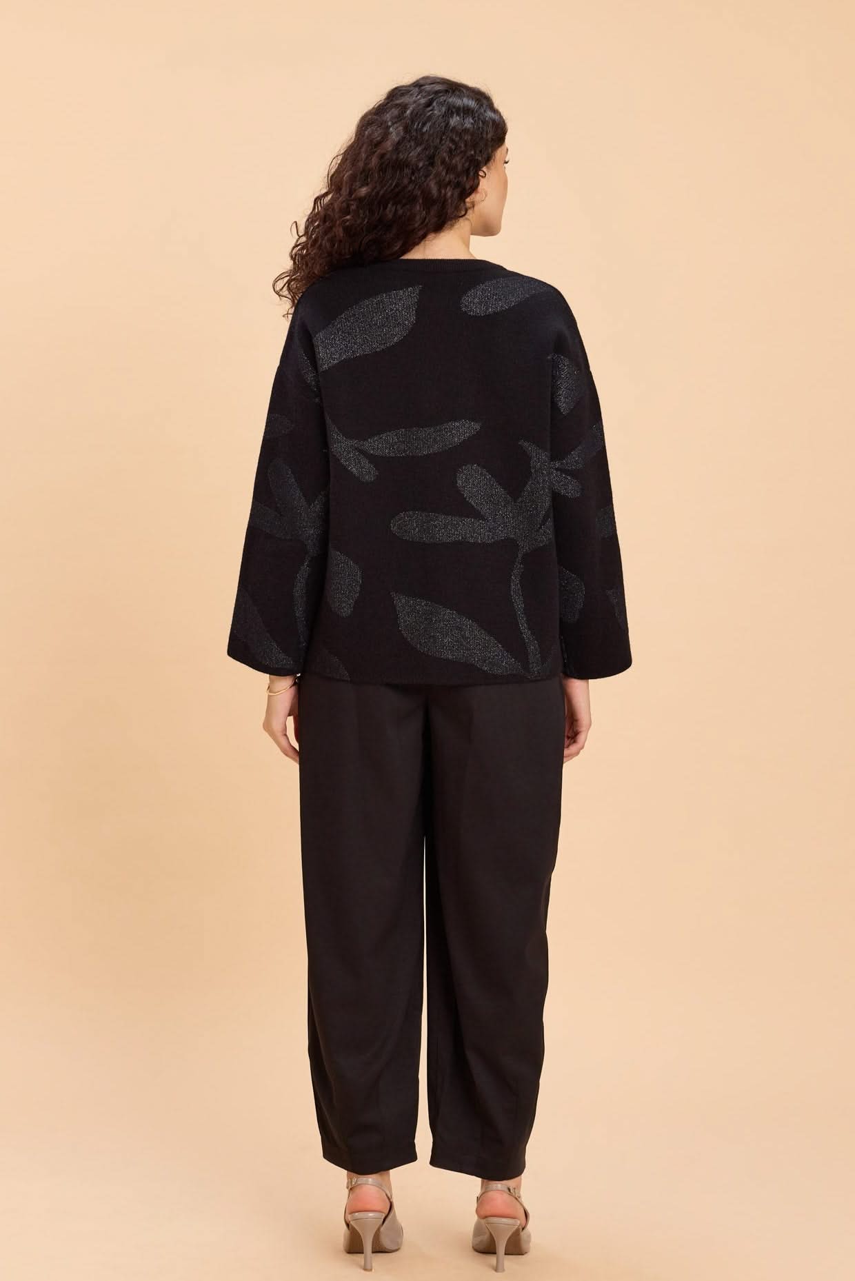 FIONA ROUND NECK PULLOVER WITH LUREX JACQUARD PATTERN - Sunday Story