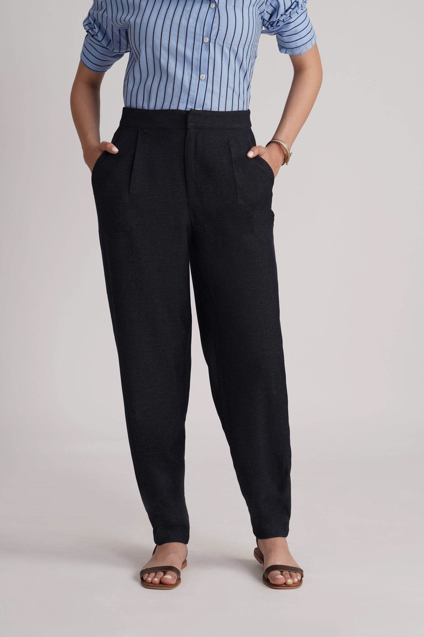 FIORA BARREL ANKLE PANT WITH PLEAT DETAIL - Sunday Story