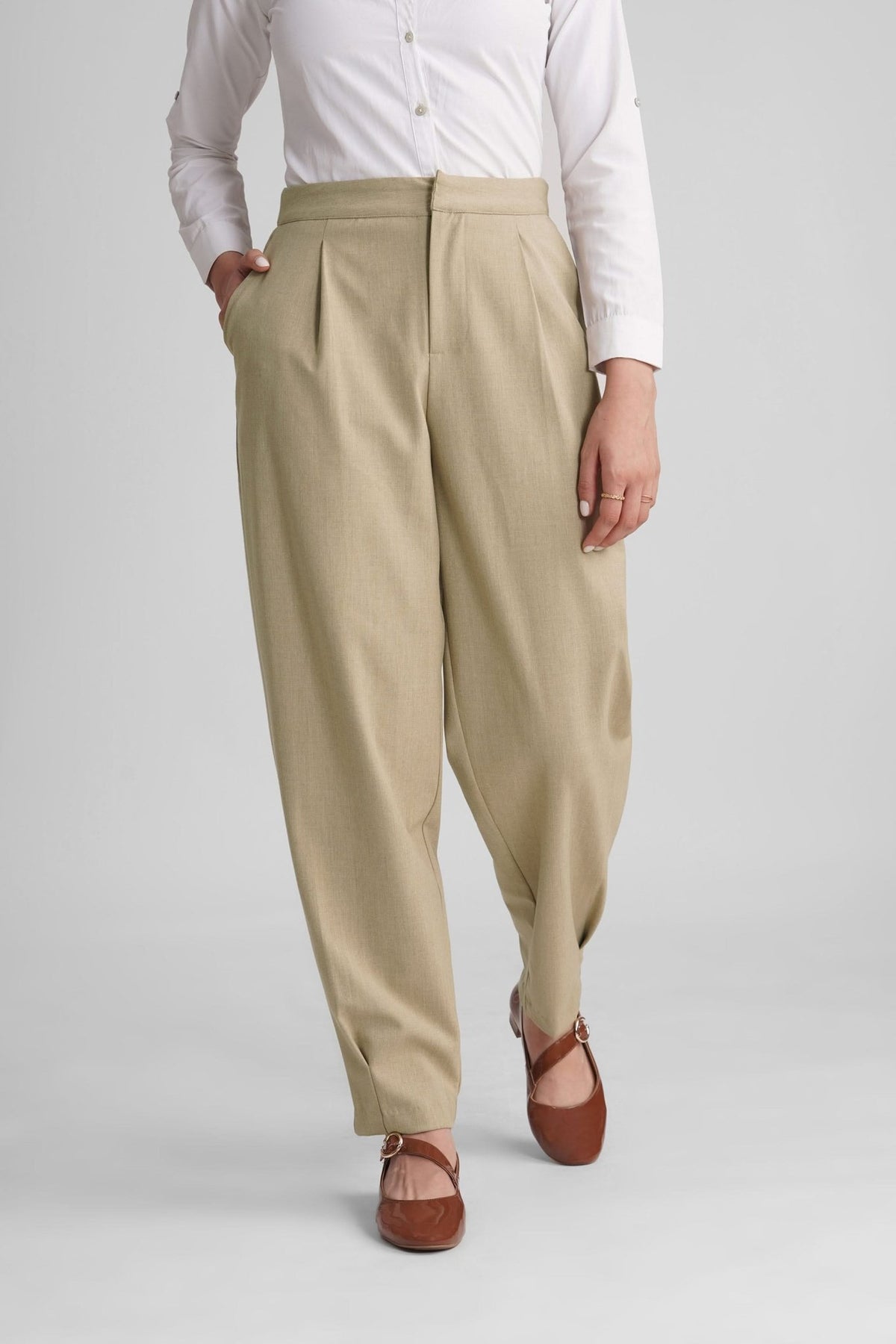 FIORA BARREL ANKLE PANT WITH PLEAT DETAIL - Sunday Story