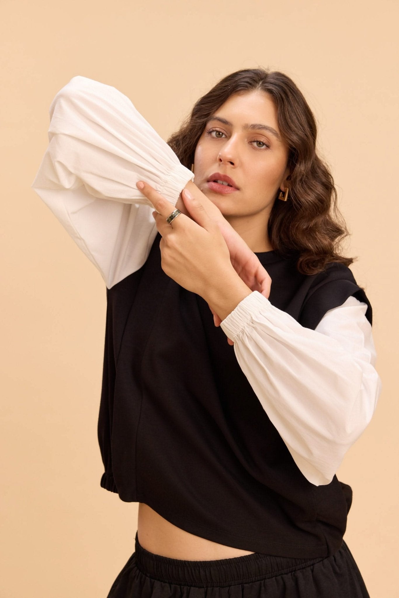HARIS FAUX LAYERED T-SHIRT WITH VOLUMINOUS SLEEVES - Sunday Story