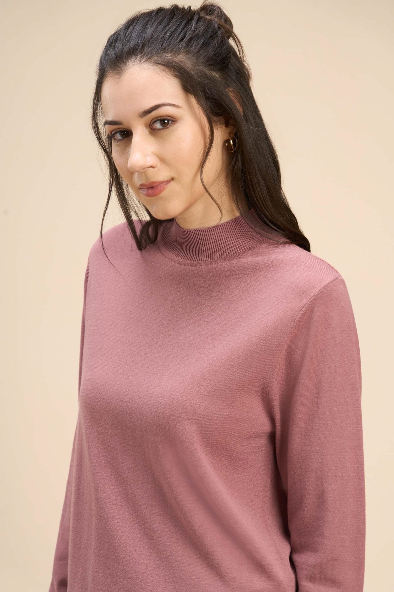 HONEY VISCOSE HIGH NECK PULLOVER - Sunday Story