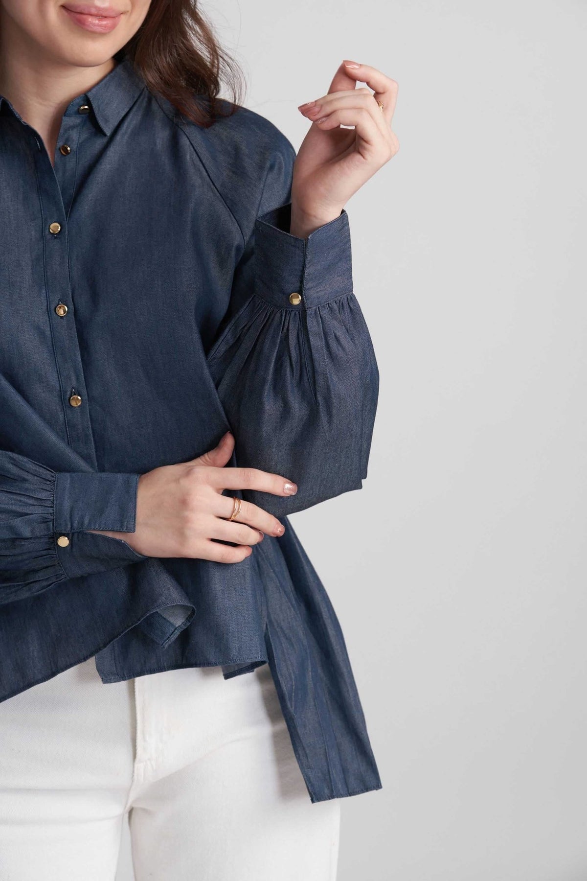 LIVIA COTTON DENIM SHIRT WITH PLEAT DETAIL - Sunday Story