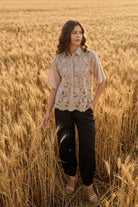 TULIP 3D FLORAL LACE SHORT SLEEVE SHIRT - Sunday Story