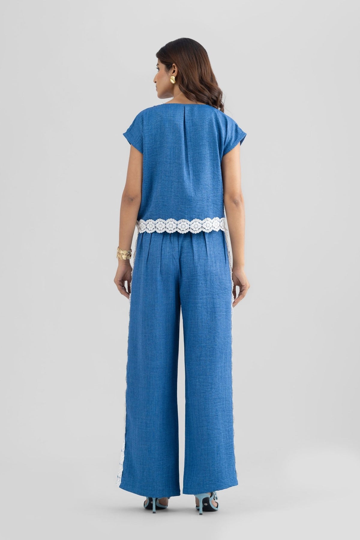VELORA COORD SET WITH CONTRAST LACE DETAIL AND STATEMENT BUTTONS - Sunday Story