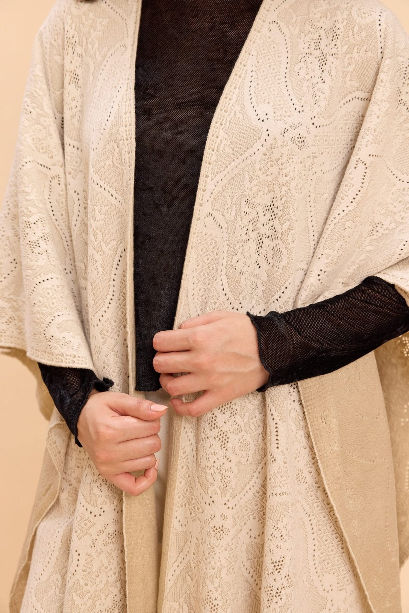 WINNY LACE JACQUARD FRONT OPEN KNITTED CAPE - Sunday Story